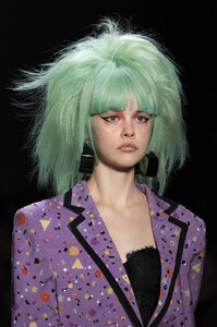 1864757020_JeremyScottSpring2020DetailscPYKQsvDoKsx.thumb.jpg.4198238154f3f4c6d98471f3e176de27.jpg