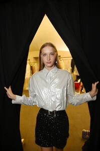 1875255166_StaudBackstageSeptember2019NewYorkFashionx2MjYiVKO7ex.thumb.jpg.338b7cd93364b4115116d9af7db1fb6a.jpg