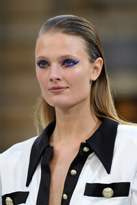 Constance+Jablonski+Le+Defile+L+Oreal+Paris+I2L3OR3pgaix.jpg