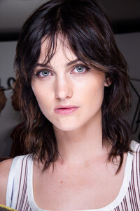 1882072981_LongchampSpring2020Backstage7iyP77Vt1pSx.thumb.jpg.f9fa6899d7270344992473baedb9c057.jpg