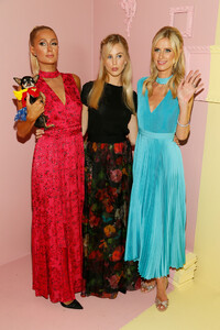 Nicky+Hilton+Rothschild+Alice+Olivia+Stacey+H5gMoA_0C1tx.jpg