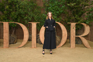 Natalia+Vodianova+Christian+Dior+Photocall+UnWyQRdn8Ehx.jpg