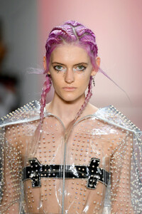 191622366_LovePrettyRunwaySeptember2019NewYorkph9fw6yVmARx.thumb.jpg.480d82cc0d58d2521a9f17bd43a57a0c.jpg