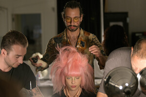 1916725360_JeremyScottBackstageSeptember2019NewhYYx9oom8XMx.thumb.jpg.054d40646ebac0a19ea4b1005ef1522d.jpg