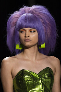 1920114625_JeremyScottSpring2020DetailsDSALFAMqZemx.thumb.jpg.9276601cfca679a7b420fcdccd7dca7e.jpg