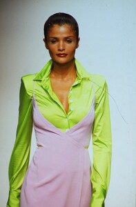 192275970_rifat-ozbek-ss-1995-helena-christensen(3).thumb.jpg.c1df3484b4fce667b3cb735c42f0504b.jpg