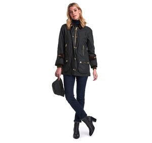 Hannah Cooper - barbour_114.jpg