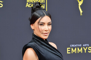 Kim+Kardashian+2019+Creative+Arts+Emmy+Awards+Vm7sUu2ie8tx.jpg