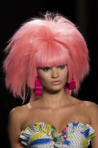 1955998339_JeremyScottSpring2020DetailsKhfsBddwOcrx.thumb.jpg.3105792da021b6567abba6569996f22b.jpg