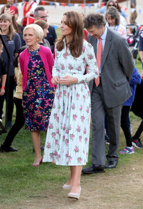 Kate+Middleton+Duchess+Cambridge+Attends+Back+sFE2rbqq9Kgx.jpg