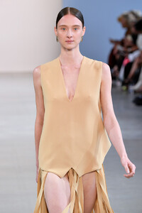 1972633985_BevzaRunwaySeptember2019NewYorkFashionu2pBCPkUiFGx.thumb.jpg.3593d37835ace5bd7ec089e4721577aa.jpg