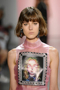1986427996_LovePrettyRunwaySeptember2019NewYorkjUbjRahq_Pax.thumb.jpg.d77dc476565e64089dd184ebb8716128.jpg
