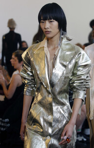 1988316728_ACNESTUDIOSRunwayParisFashionWeekHautejkxoAKZ1QWmx.thumb.jpg.8f8a5cb6dedeaabe10ef890e9f7884d5.jpg