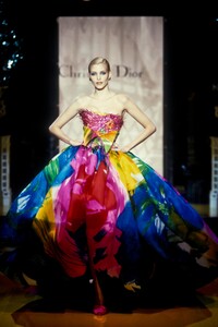 1994514113_ChristianDior1995HauteCouture149.thumb.jpg.346ae774a333d2121b03779dce44d851.jpg