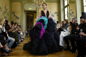 Cindy+Bruna+Christian+Siriano+Runway+Paris+irB0q758K-px.jpg