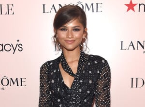 Zendaya+Coleman+Lanc+Ambassador+Zendaya+Celebrates+cdSaOmHp8XZx.jpg