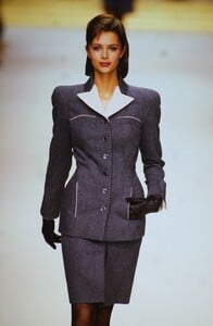 2053889560_herve-leger-fw-1995-heather-stewart-whyte(13).thumb.jpg.eda2a8d3dca0595338b40b5d31780655.jpg