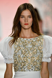 2054780434_BadgleyMischkaRunwaySeptember2019NewSv3xovJ9Ohkx.thumb.jpg.ebe6e3e067ccb9f02fdf021668b768cd.jpg