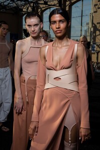 2066322211_dion-lee-bks-g-rs20-4159(1).thumb.jpg.1e87307607b696c9148a8bac6cd5767d.jpg