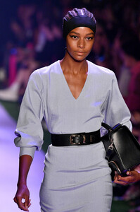 2066630565_BrandonMaxwellRunwaySeptember2019NewCiIGlhqmClmx.thumb.jpg.697294638642ad82e07d7e45d6d3d9b4.jpg