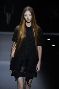 207413600_VeraWangRunwaySeptember2019NewYorkFashiongw8gz79dx3Kx.thumb.jpg.a07b44ce0f34ad9534be49410dd1e700.jpg