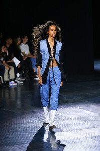 207550554_RagBoneRunwaySeptember2019NewYorkFashion_1I8xVplEFMx.thumb.jpg.dacb909afc8ec149a5546f9f5f739610.jpg