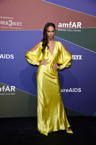 Joan+Smalls+amfAR+Gala+Milano+2019+Red+Carpet+PJazlTDxXEIx.jpg