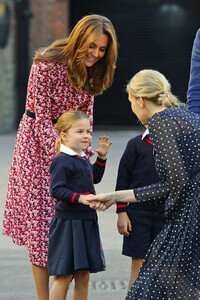 Kate+Middleton+Princess+Charlotte+First+Day+AfNSWDaCFrKx.jpg