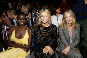 Kate+Moss+Daily+Front+Row+7th+Annual+Fashion+OFb588ACw6fx.jpg