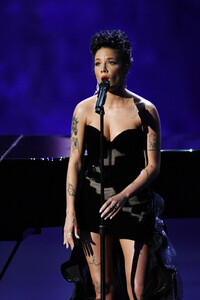 Halsey+71st+Emmy+Awards+Show+zQmTr3o6-S-x.jpg
