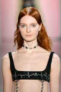 2090014631_LovePrettyRunwaySeptember2019NewYork1WJZW3XF4_nx.thumb.jpg.d1de5cccbf759b614fa8c017e795c3e4.jpg