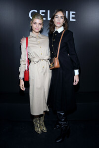 Alexa+Chung+Celine+Front+Row+Paris+Fashion+bOctt7cKLkux.jpg