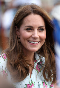 Kate+Middleton+Duchess+Cambridge+Attends+Back+Ju3q8X5UOPWx.jpg
