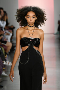 2112476917_LovePrettyRunwaySeptember2019NewYorkLAB_Meor49fx.thumb.jpg.53c7eafdb9b6a817c9affae7d684651c.jpg