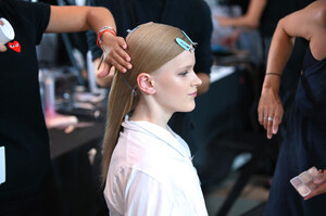 2120599702_LongchampBackstageSeptember2019NewYorkVdhKc5NqweZx.thumb.jpg.88f40529f4551c047e9693764e6ed0a2.jpg