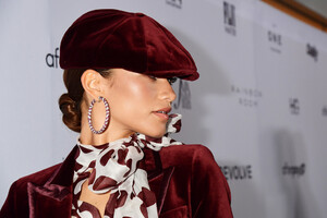 Zendaya+Coleman+Daily+Front+Row+7th+Annual+jSwx6R1hkFnx.jpg
