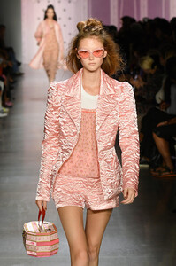 2130580921_AnnaSuiRunwaySeptember2019NewYorkFashionKPHWhJ0GdXix.thumb.jpg.39e8c60b6e0ed214119556fc38a0c5c6.jpg