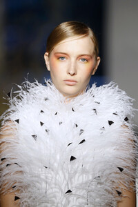 213992207_JasonWuCollectionRunwaySeptember2019PZJeLB4gBybx.thumb.jpg.8b910581b60f166daec05de264b33d85.jpg