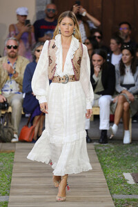 Etro+Runway+Milan+Fashion+Week+Spring+Summer+lZ-WfJeDj3yx.jpg