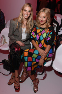 Tina+Leung+Gucci+Front+Row+Milan+Fashion+Week+BxWLAXqe6uOx.jpg