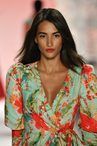 233274369_BadgleyMischkaRunwaySeptember2019NewuRl-YuNIXgpx.thumb.jpg.1665ea9beb56245c6b461a3c4ba8706d.jpg