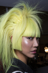 244605711_JeremyScottSpring2020Backstageme5iG2gRpalx.thumb.jpg.17f09350d3dff2a82243c434adfe1575.jpg