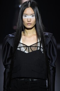 247177327_VeraWangRunwaySeptember2019NewYorkFashionbgT6SVJlWA2x.thumb.jpg.4e8db34099ba34528408d64ee553cc93.jpg
