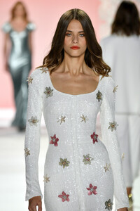 270832463_BadgleyMischkaRunwaySeptember2019NewrccBW2rs2tjx.thumb.jpg.f9472eb8fb611b83048930a99fbc4814.jpg