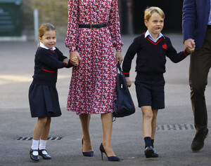 Kate+Middleton+Princess+Charlotte+First+Day+Obu7ce44VYJx.jpg