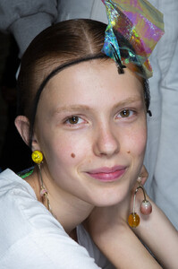 278240267_UllaJohnsonSpring2020BackstagetSdi022VXQyx.thumb.jpg.f33bf972ae4836deb640436cfa99d38b.jpg