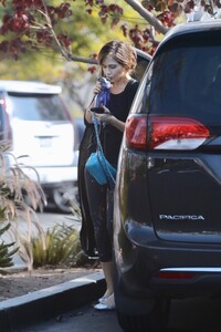       zoe170919BZNimage2.jpg