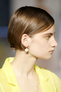 28451984_JasonWuCollectionRunwaySeptember2019pyE-fNoC-n-x.thumb.jpg.9fe112ef4b4ae64e3ecd422547647756.jpg
