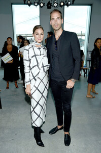 Olivia+Palermo+Jason+Wu+Collection+Front+Row+rIZcy6N4Ku7x.jpg