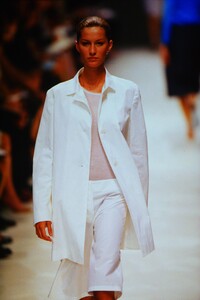 292391060_jil-sander-ss-2000(3).thumb.jpg.77a8955c157cfb9e682bd35ed078cede.jpg